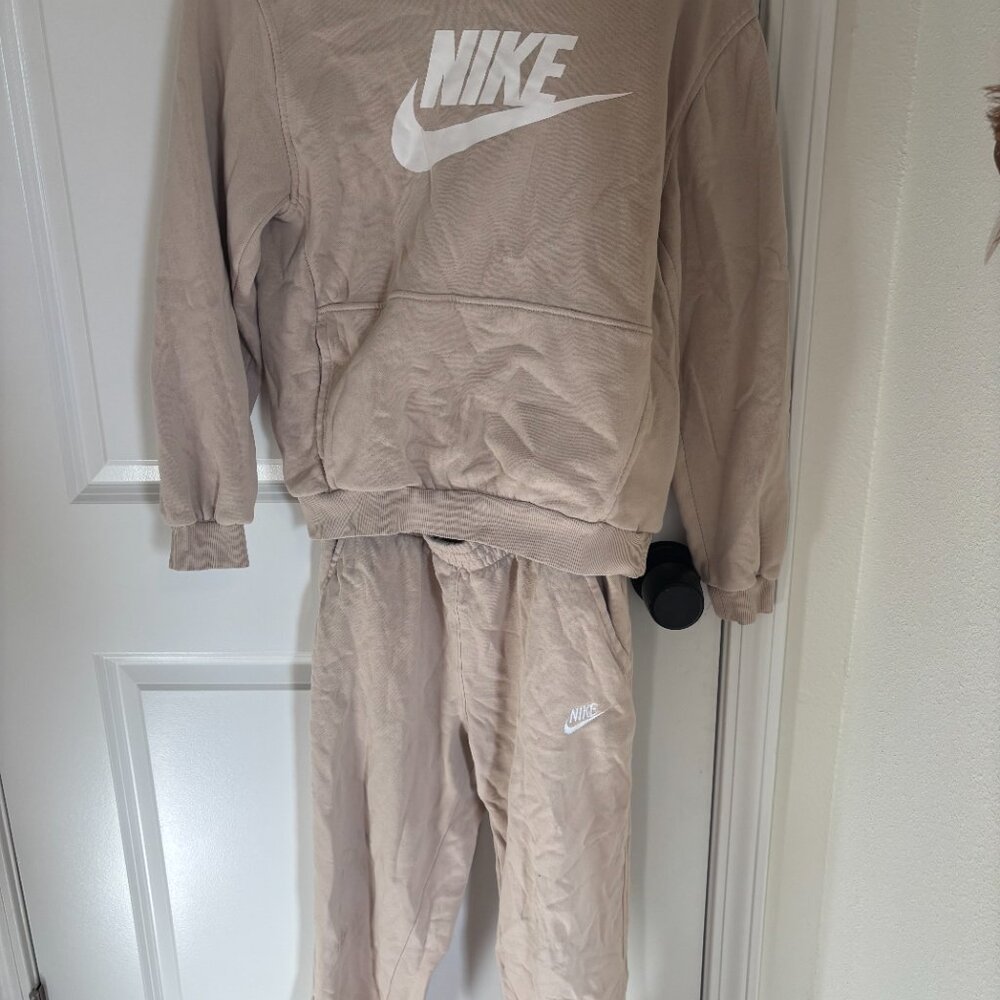 Tan Nike Hoodie and sweat pants set
